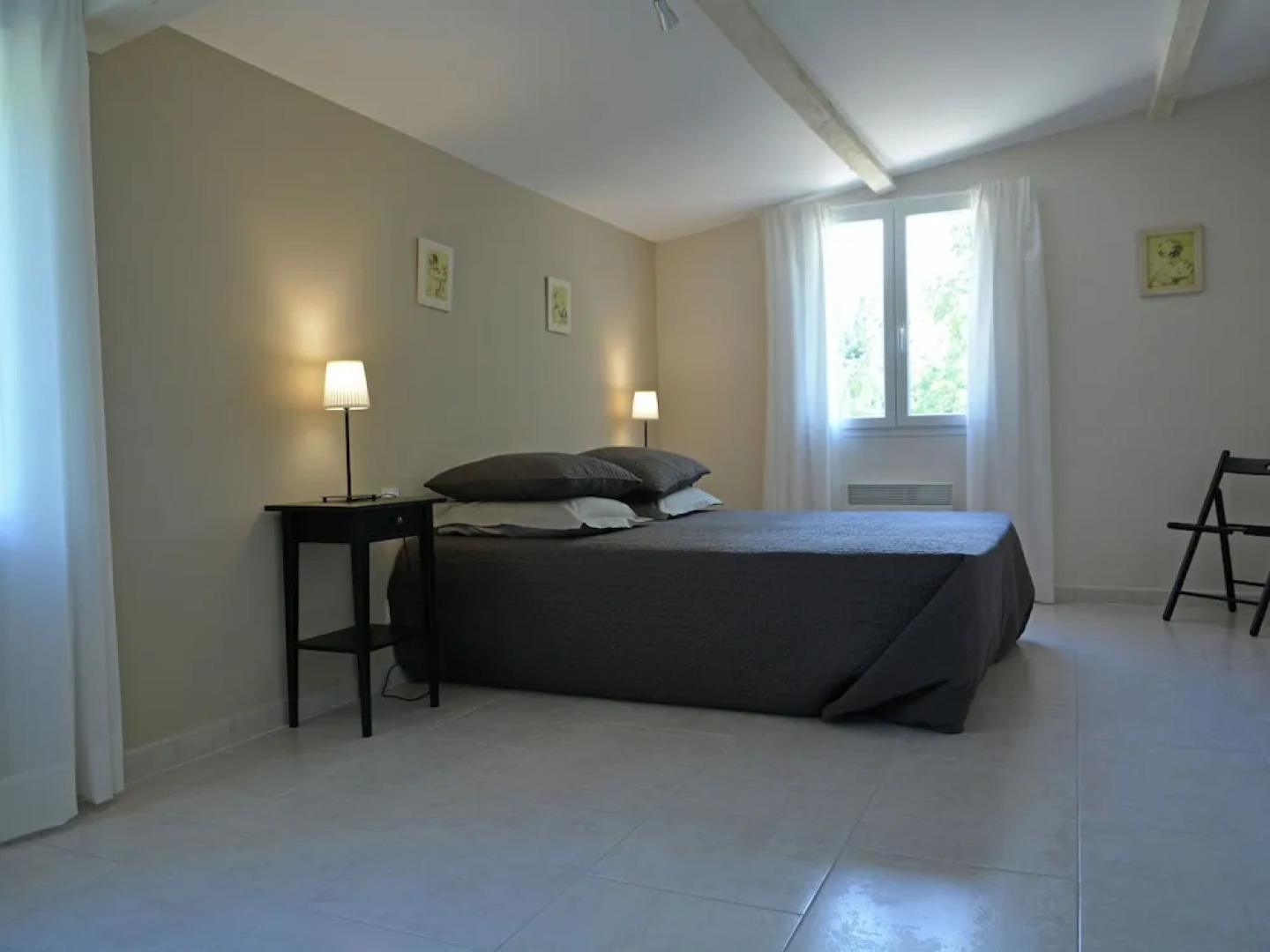 Sun-kissed Villa in Carpentras With Swimming Pool