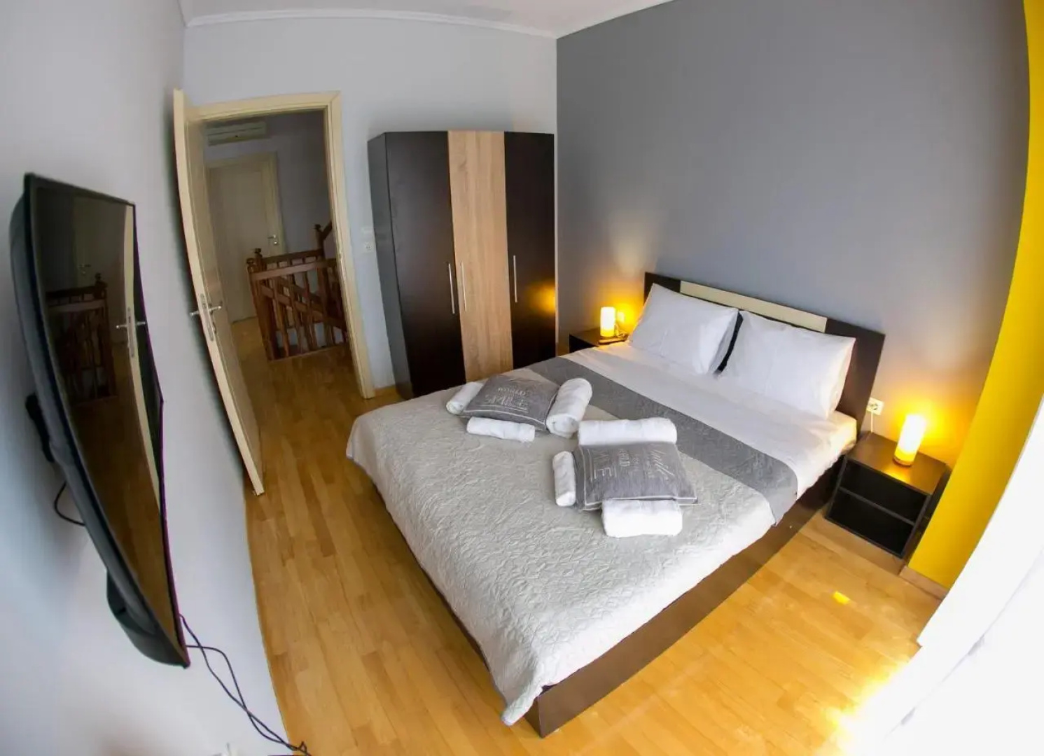 Vier Luxury House