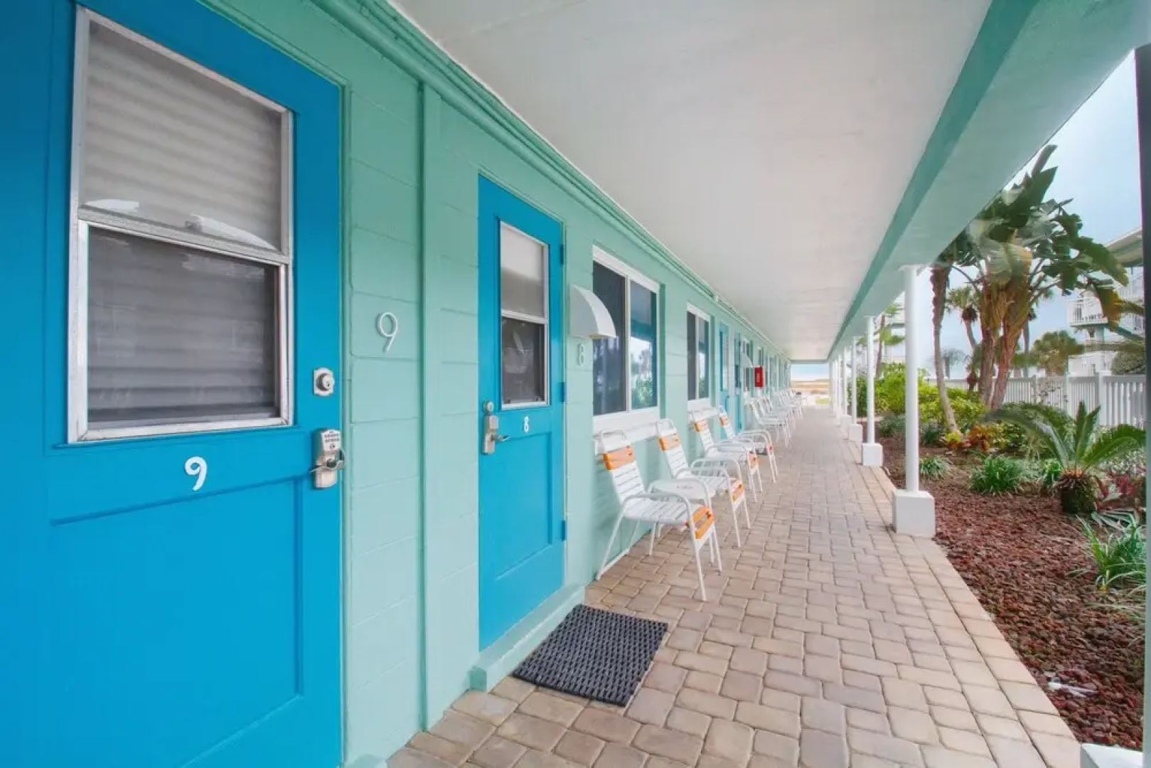 Tropic Terrace #9 - Beachfront Rental Studio Bedroom Condo by Redawning