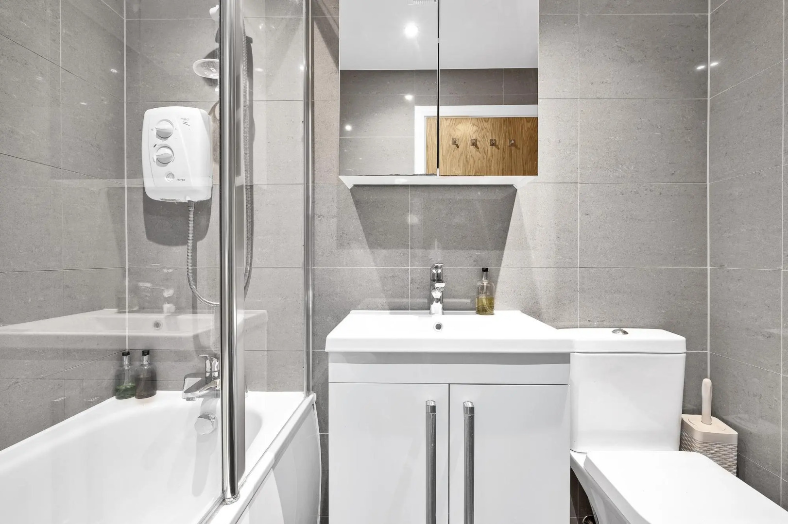 London Heathrow Living Serviced Apartments - Apt 3