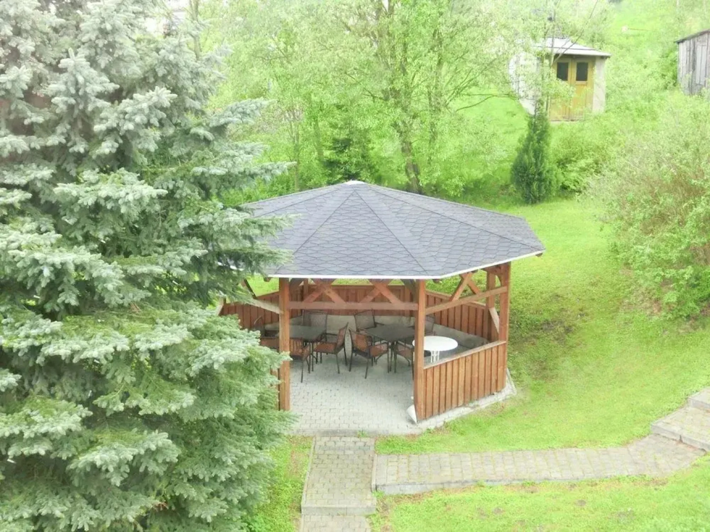 Moderne Villa in Borstendorf mit Park