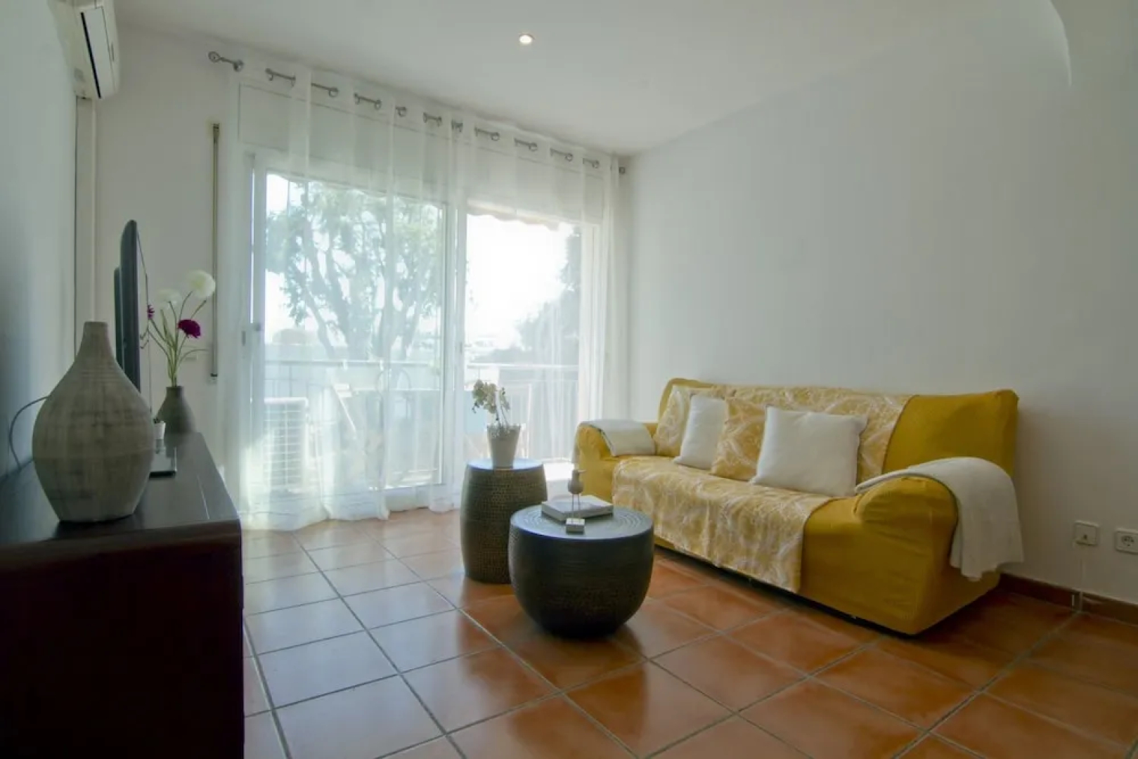 Flowers Apartment