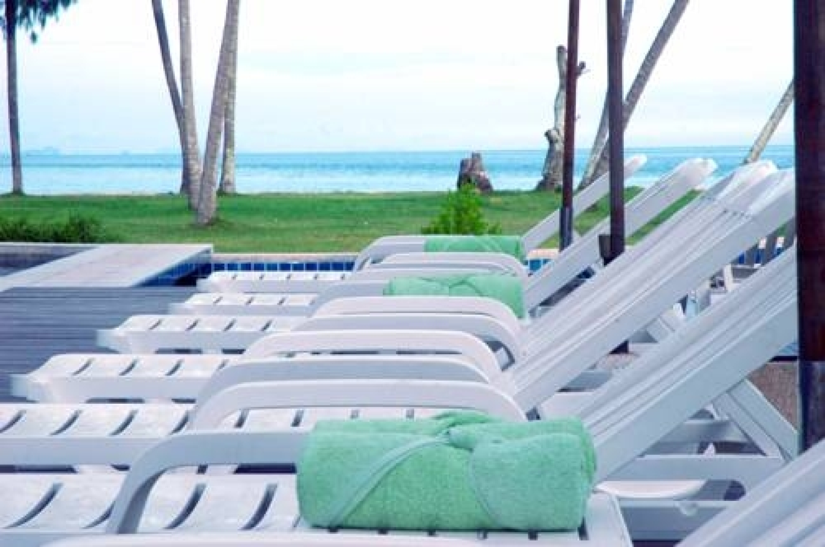 Lanta All Seasons Beach Resort