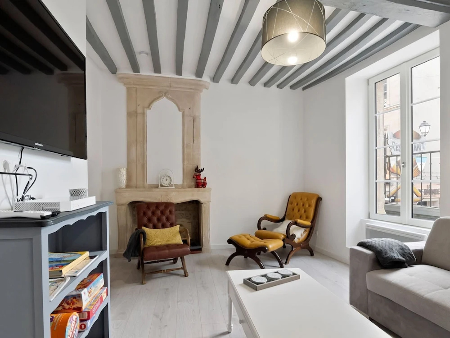 Fascinating Apartment in Bayeux With Communal Terrace/living Room and Kitchen