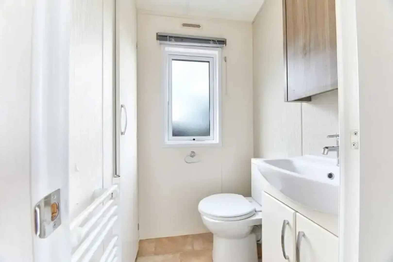 Host Stay Yolo Lodge