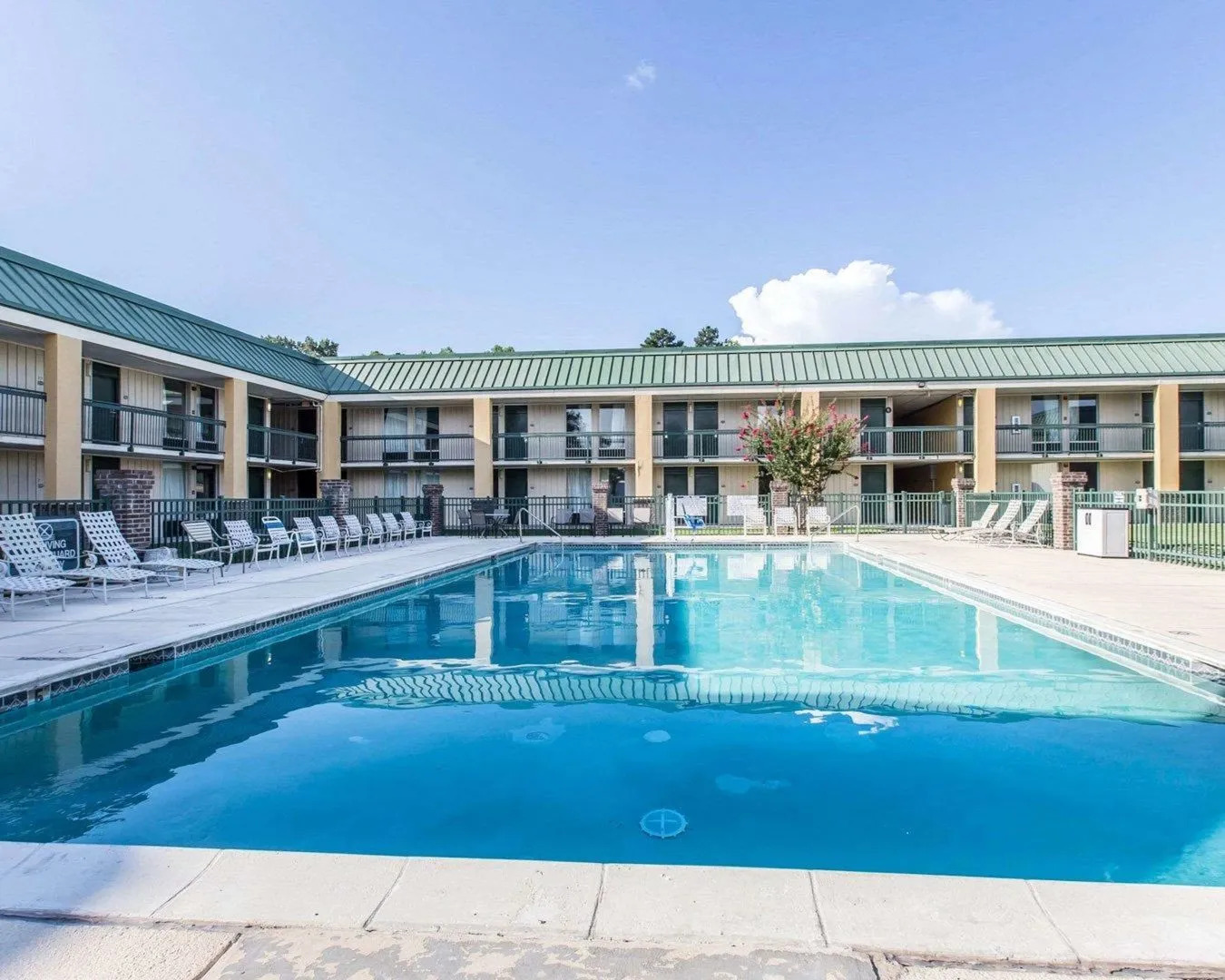 Days Inn by Wyndham Hinesville Near Fort Stewart