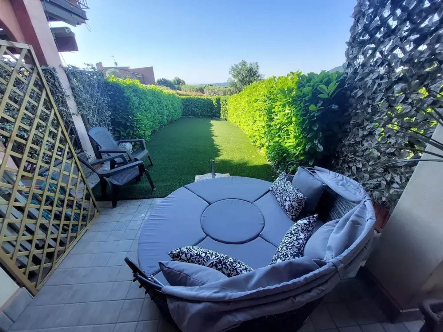 Red Villa With Shared Pool and Private Garden is the new Black on Lake Garda