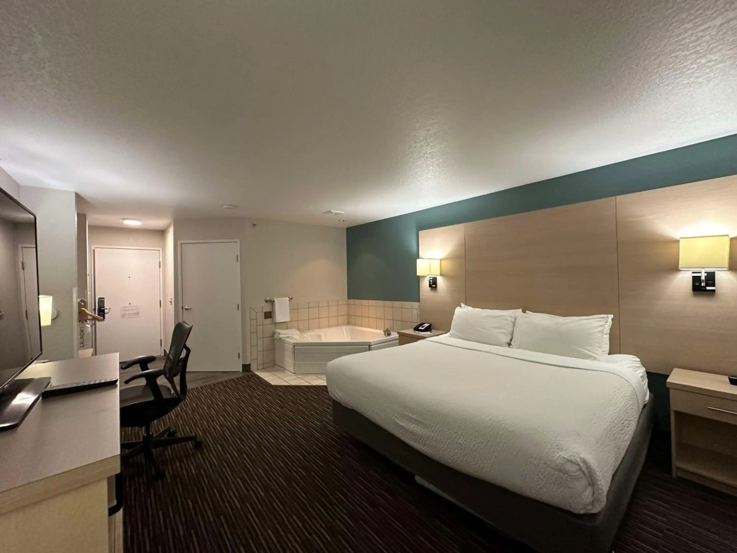 Holiday Inn Express WATERTOWN