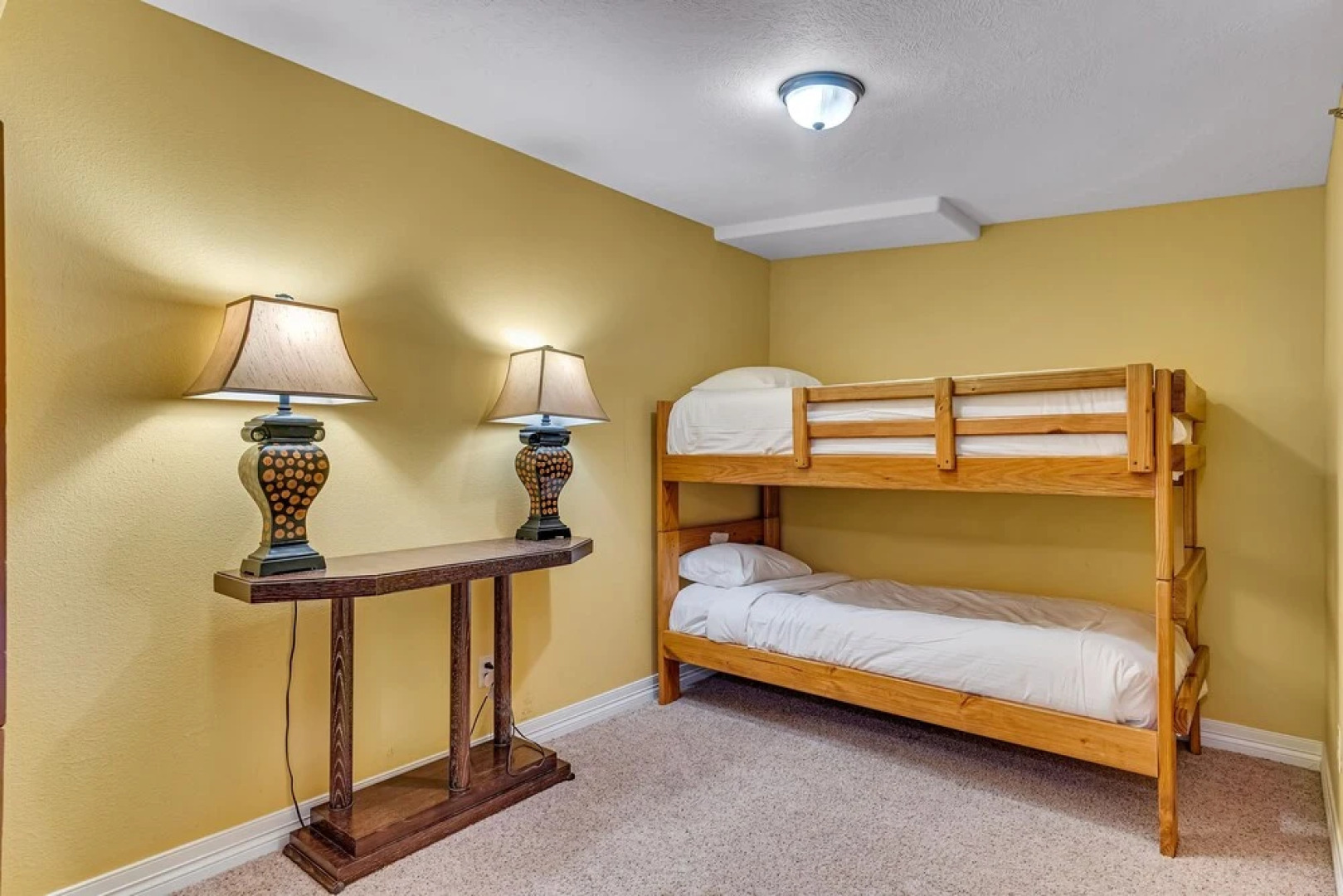 Hopeful Hideaway 2 Bedroom Condo by Redawning