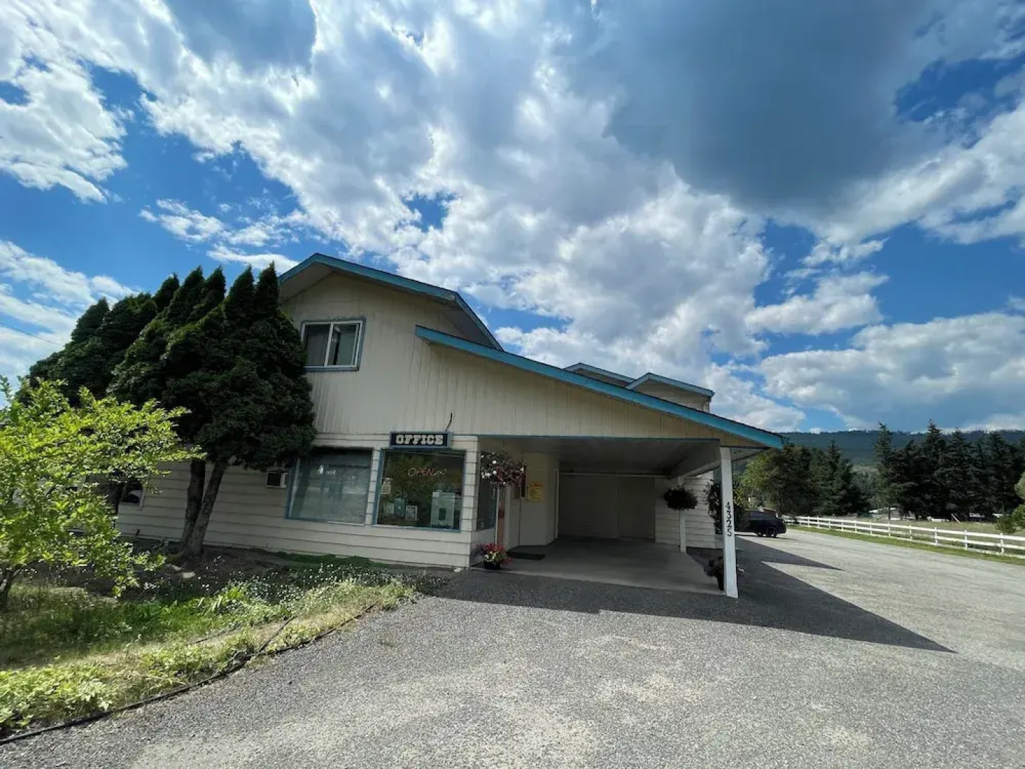 Y-5 Motel & Campground