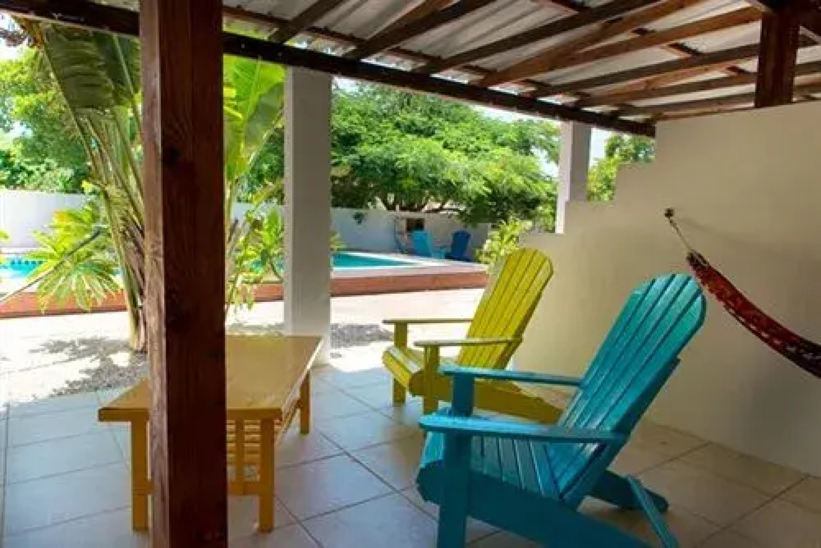 White Beach Apartments Palm Beach