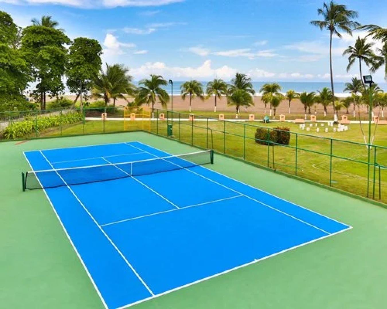 Jaco Beach Hotel & Club