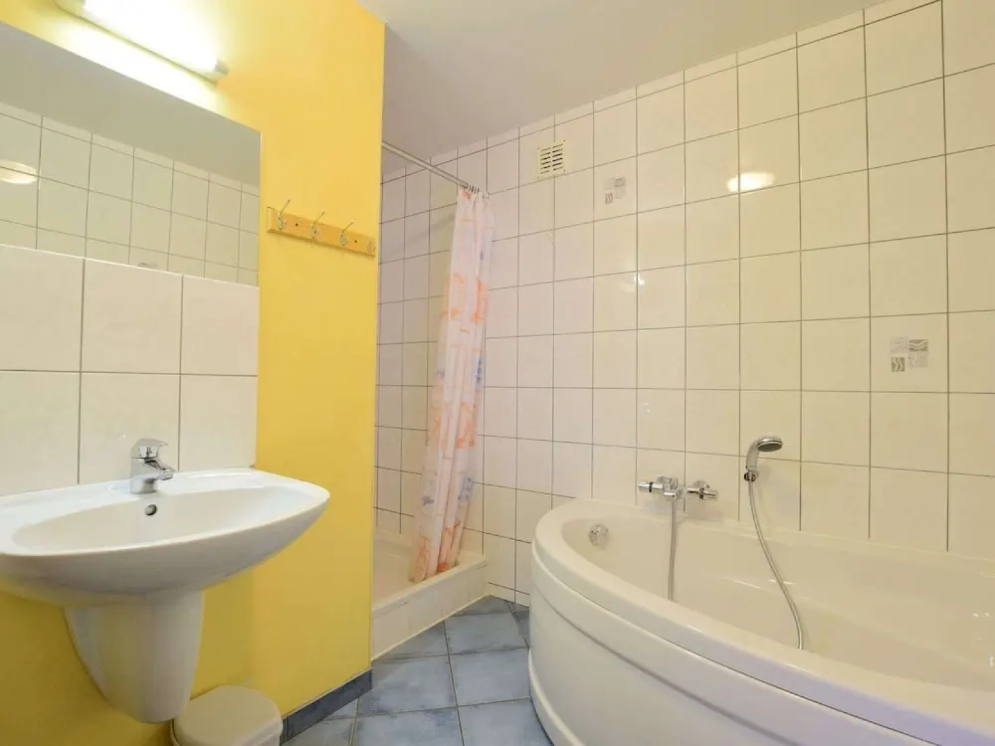 Comfortable Cottage in Wicourt with Meadow View