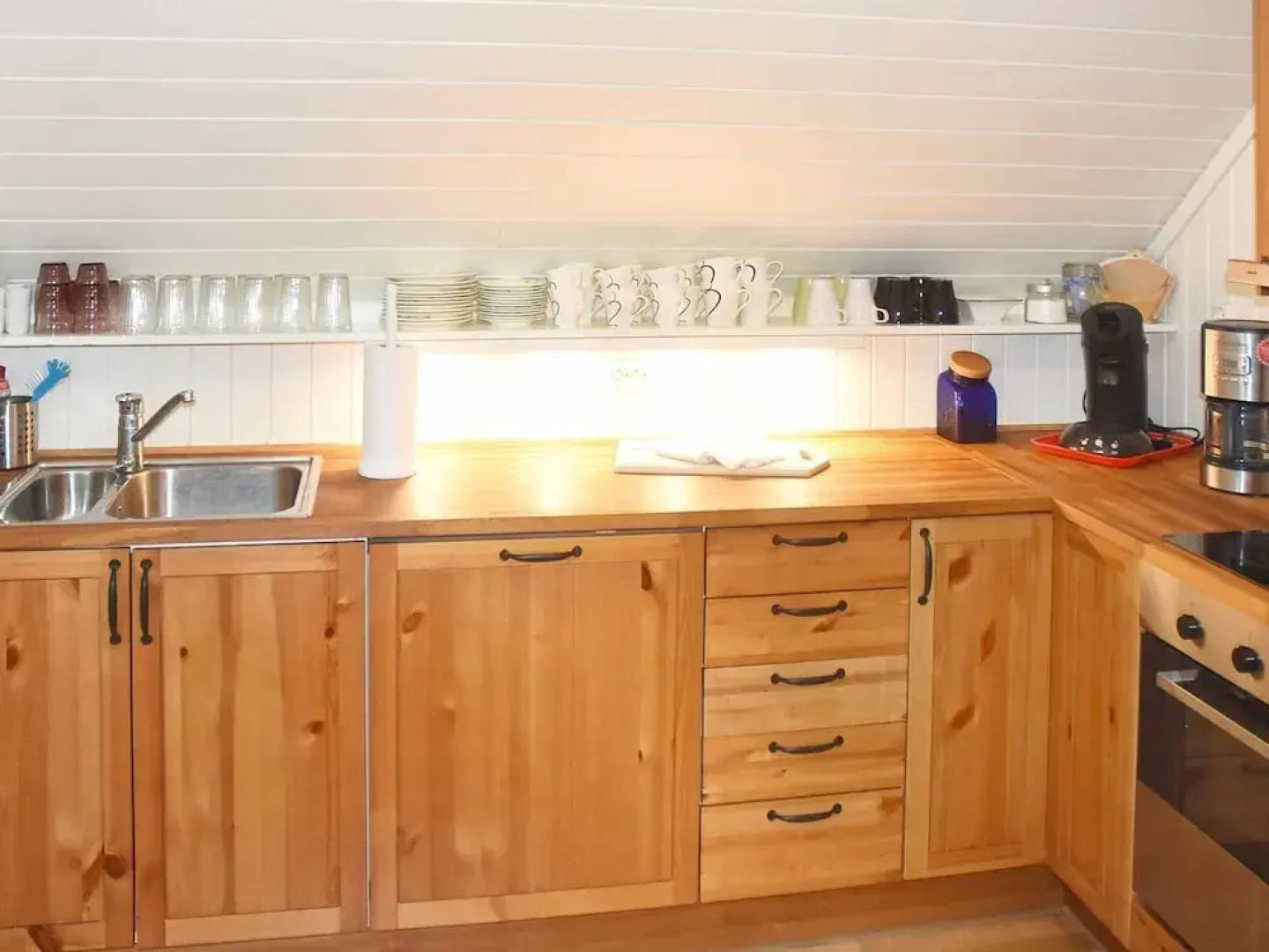 Seaside Serenity in Leirvik-by Traum