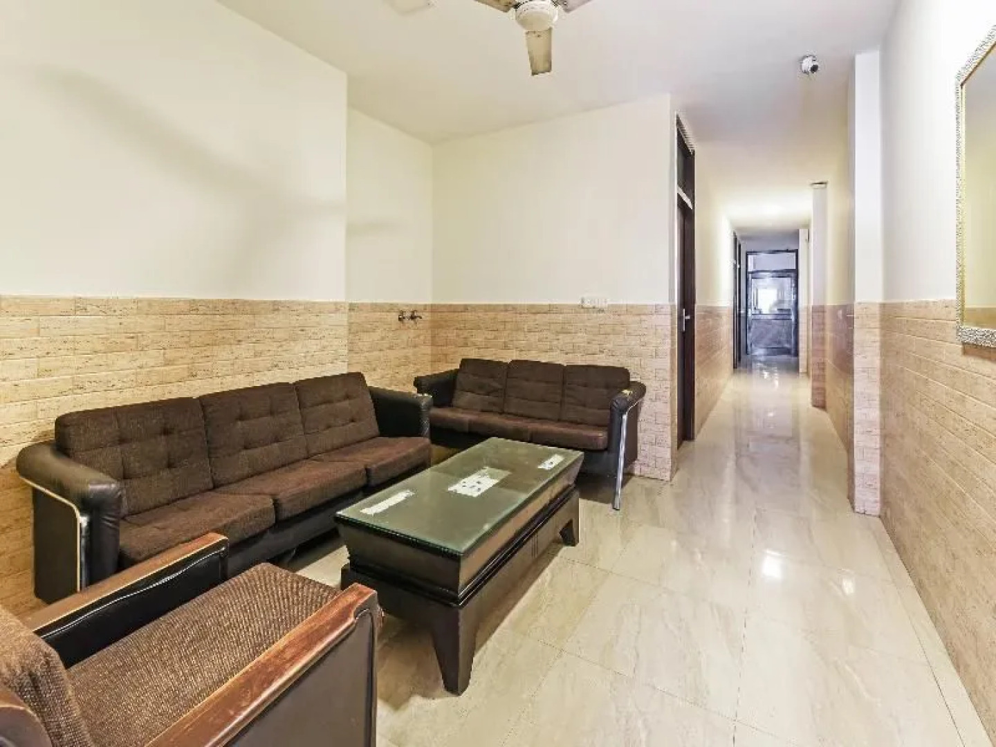 OYO 19389 SilverKey Rajouri Garden