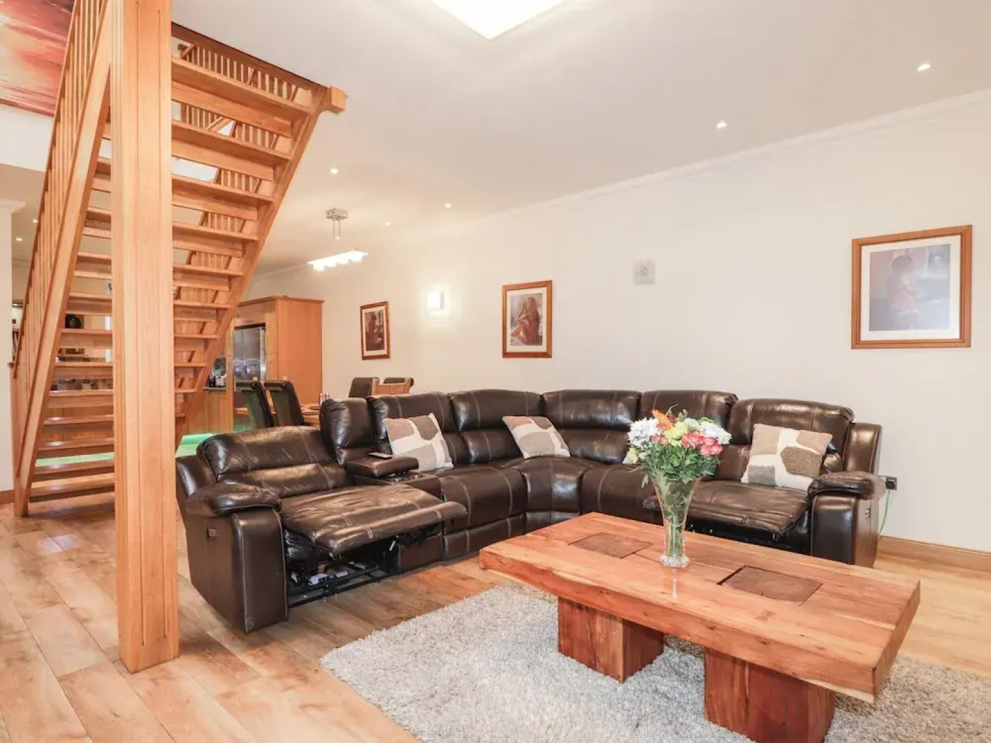 1 The Coach House