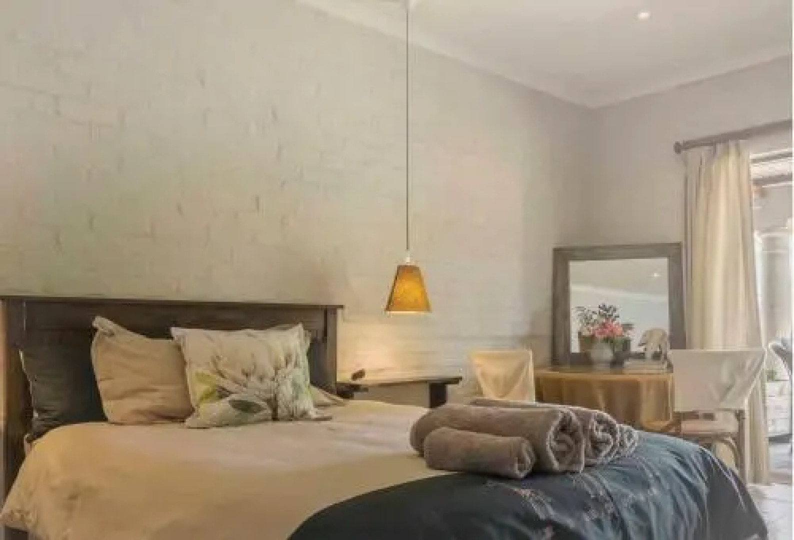 Waterside Le Bonheur Croc Farm