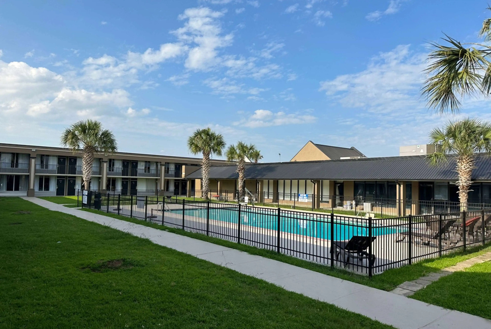 Days Inn & Suites by Wyndham Jennings