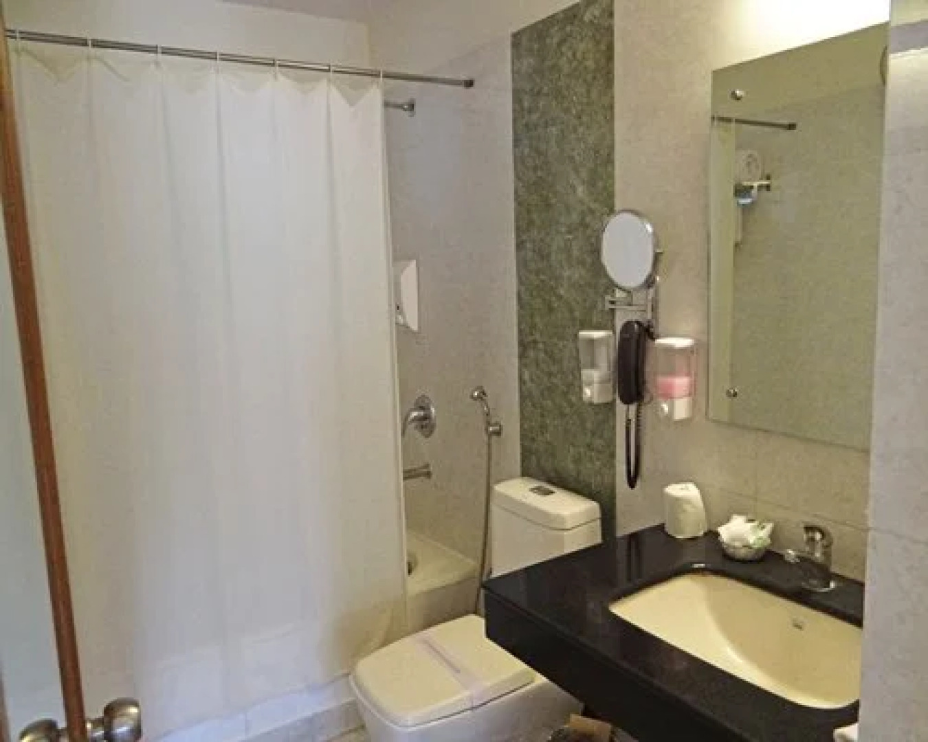 The Resort Country Club, Manesar