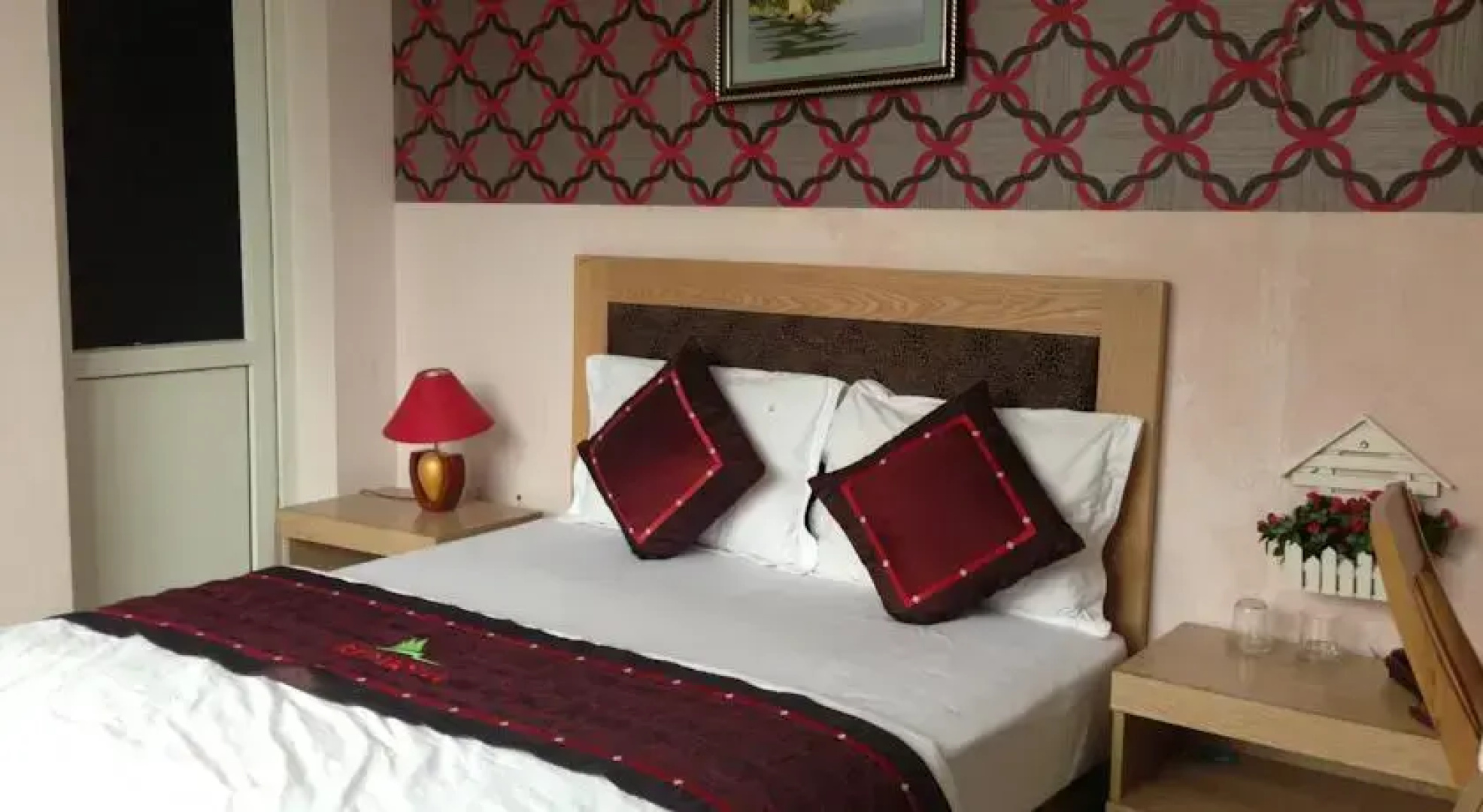 Red Hotel