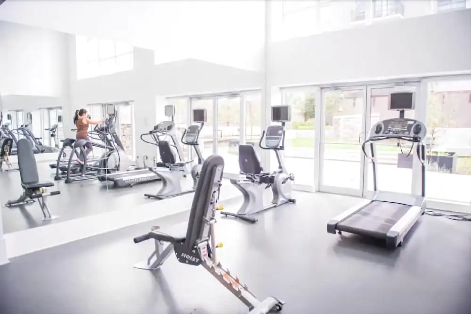 Executive Suites by Roseman - Luna