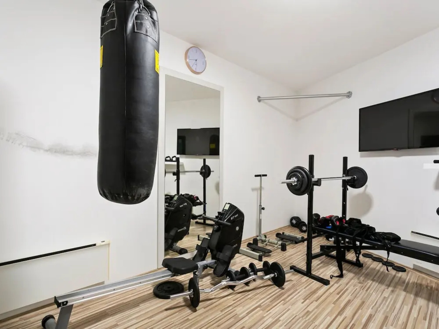 Delightful Apartment in Drvenik With Balcony