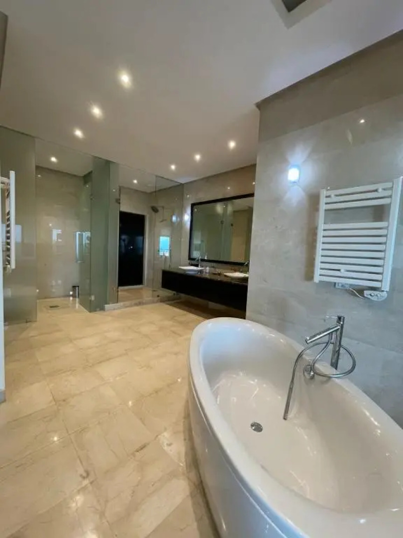 Magnifique villa de 1500m^avec piscine