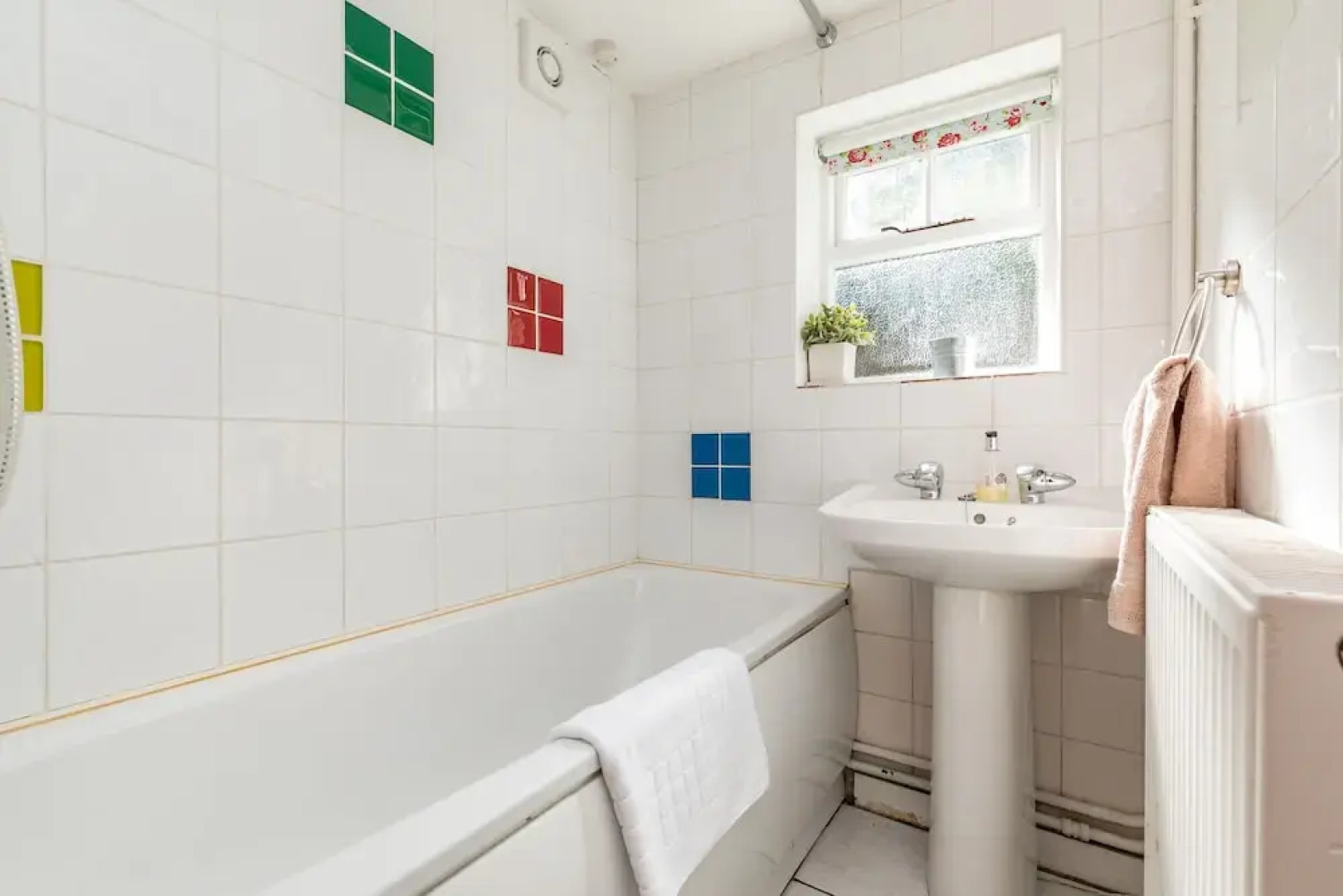 Danny Lodge | By Huluki Sussex Stays