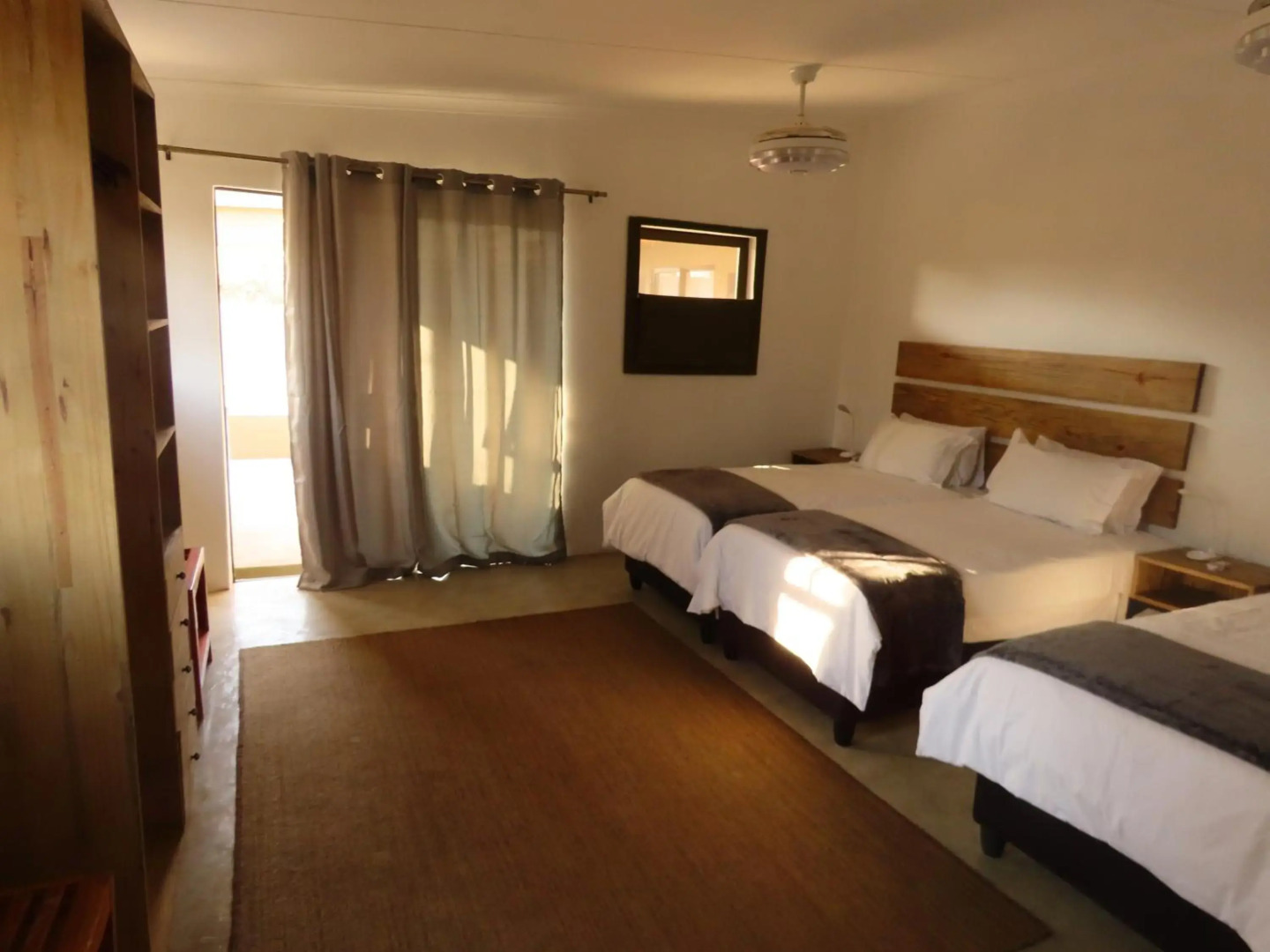 Sunset Lodge & Safaris