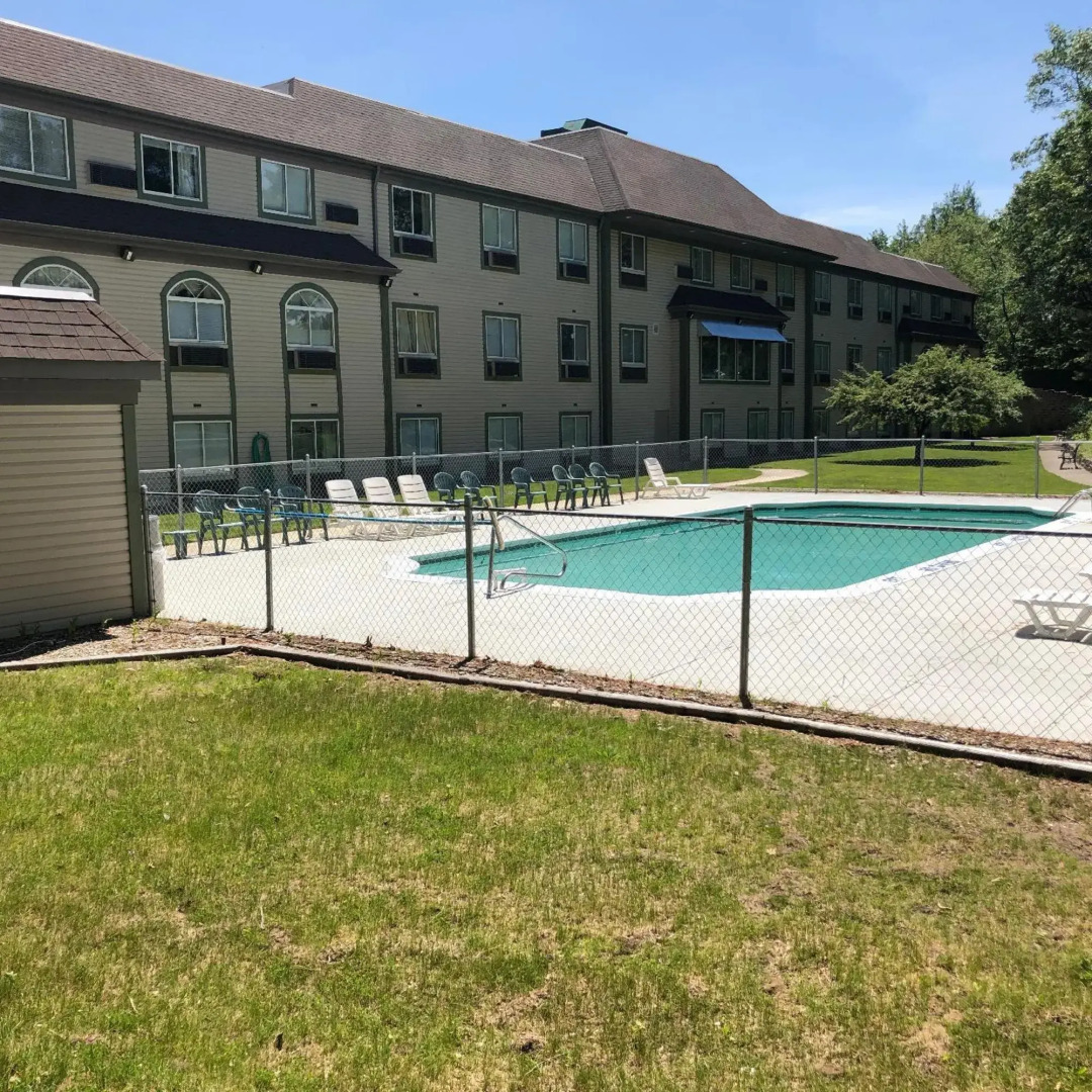 White Lake Inn And Suites