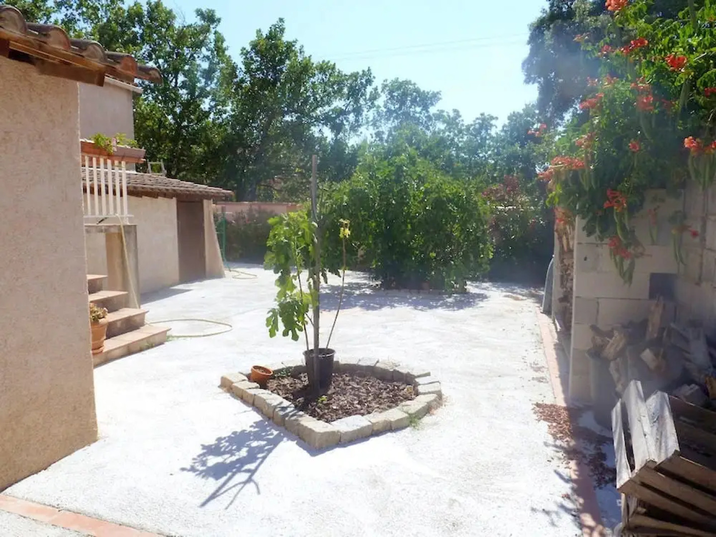 Studio in Pierrefeu-du-var, With Wonderful Mountain View, Pool Access,