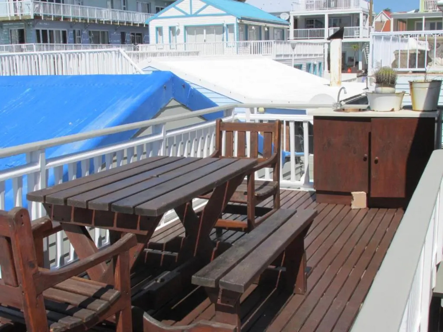 Point Village Accommodation -Linky's House