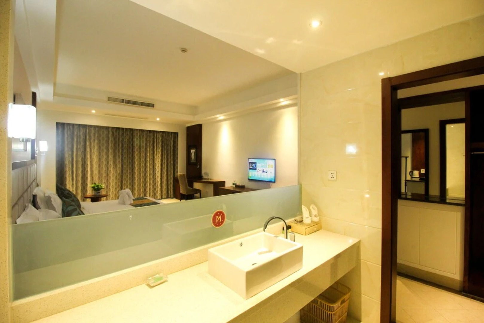 Qionghai Jinmao Hotel