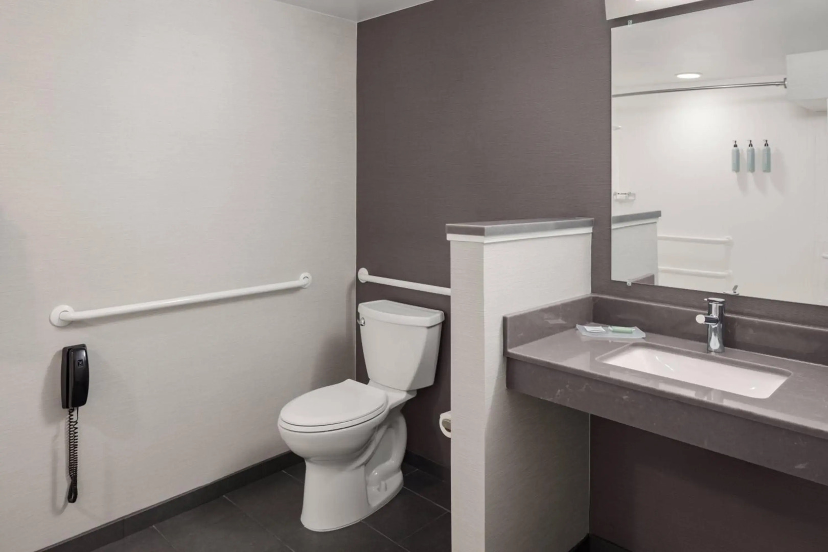 Courtyard by Marriott Portland Airport