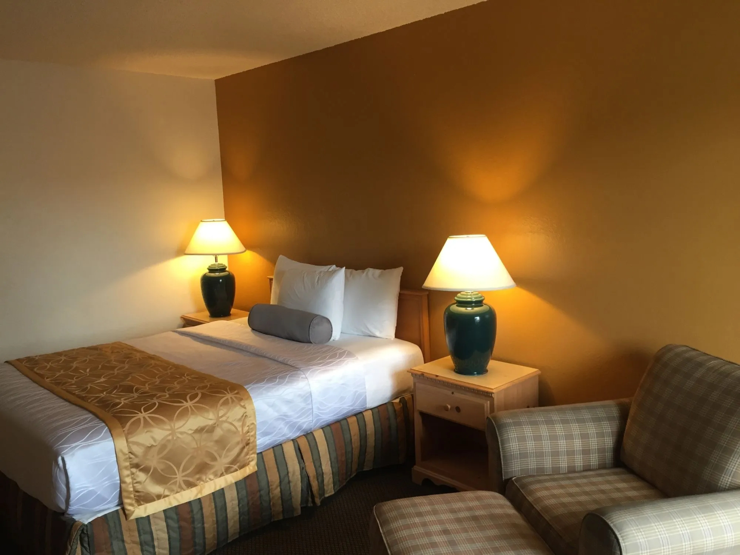Pine Tree Inn