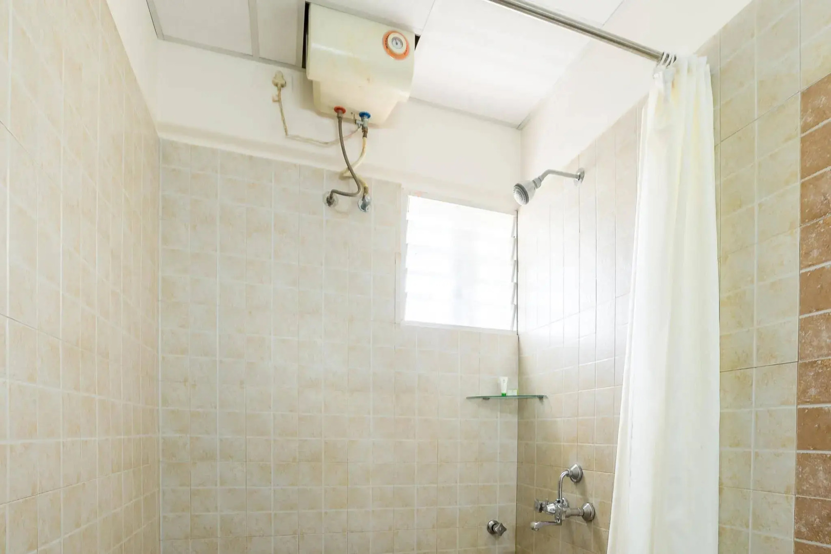 Treebo Pappilon Palace - PVS Circle