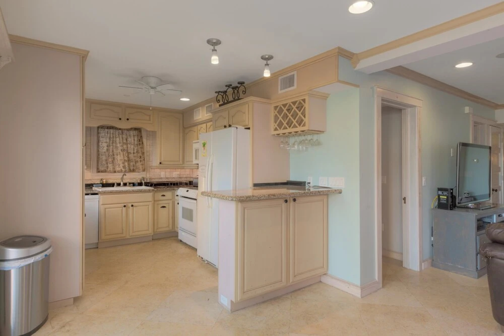 Ground Floor Near the Beach - Sleeps 6 - 2 Bedroom
