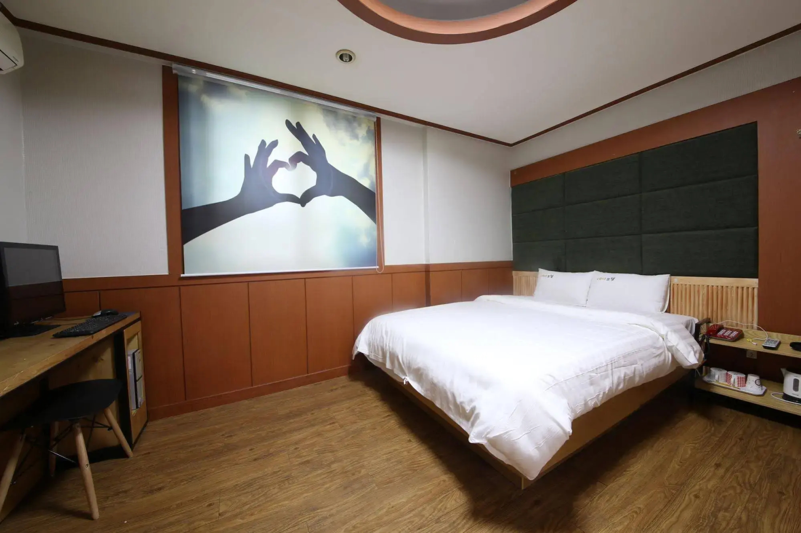 Theme Motel