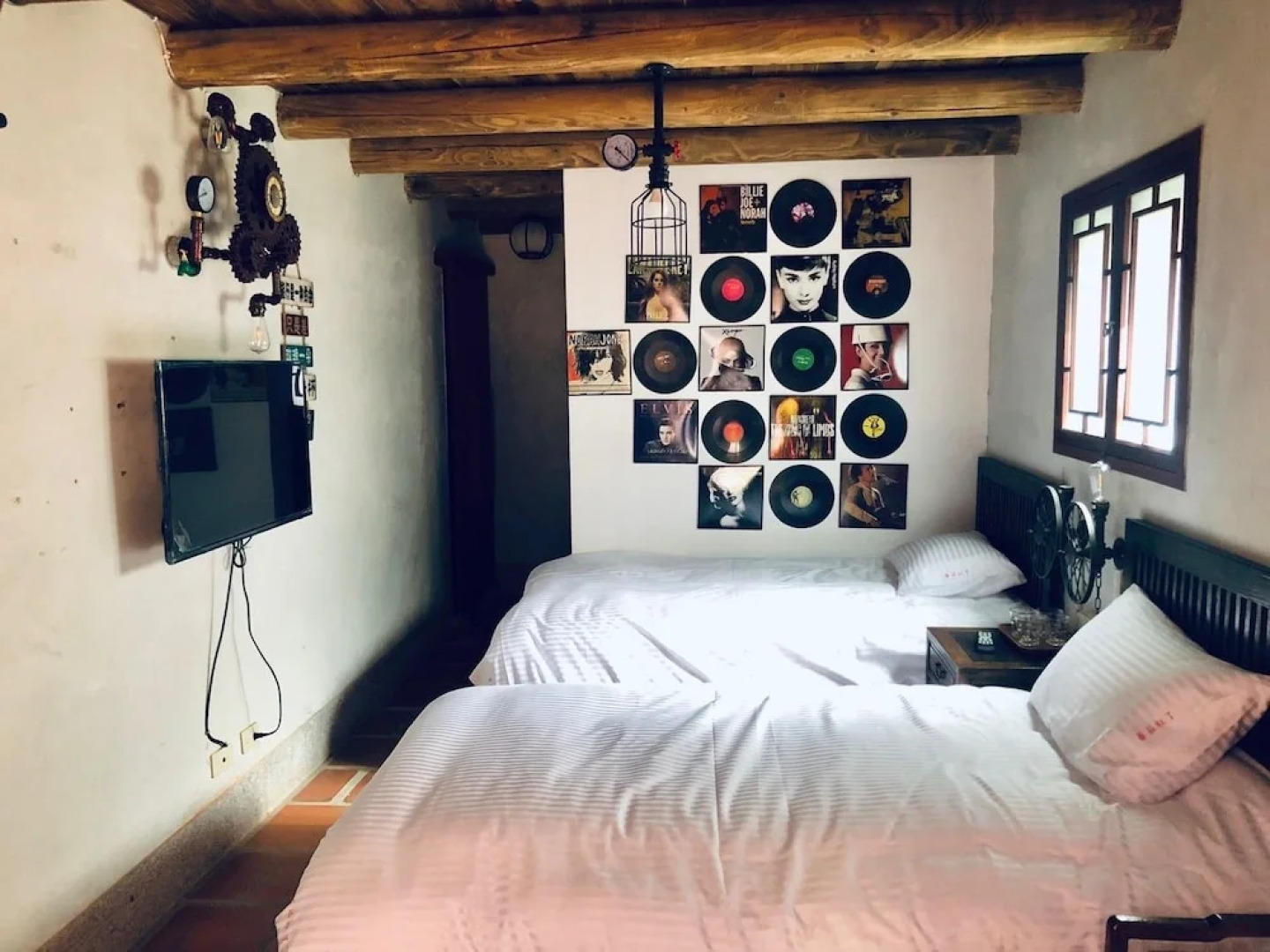 Tomato red classical Homestay