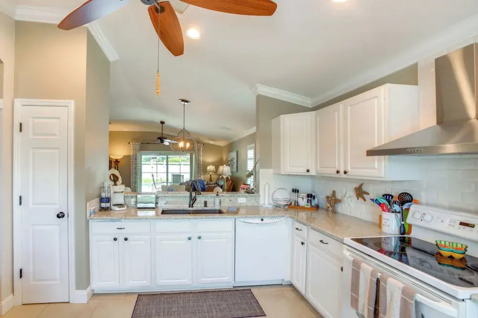 5 Mi to Fort Myers Beach: Home w/ Heated Pool!