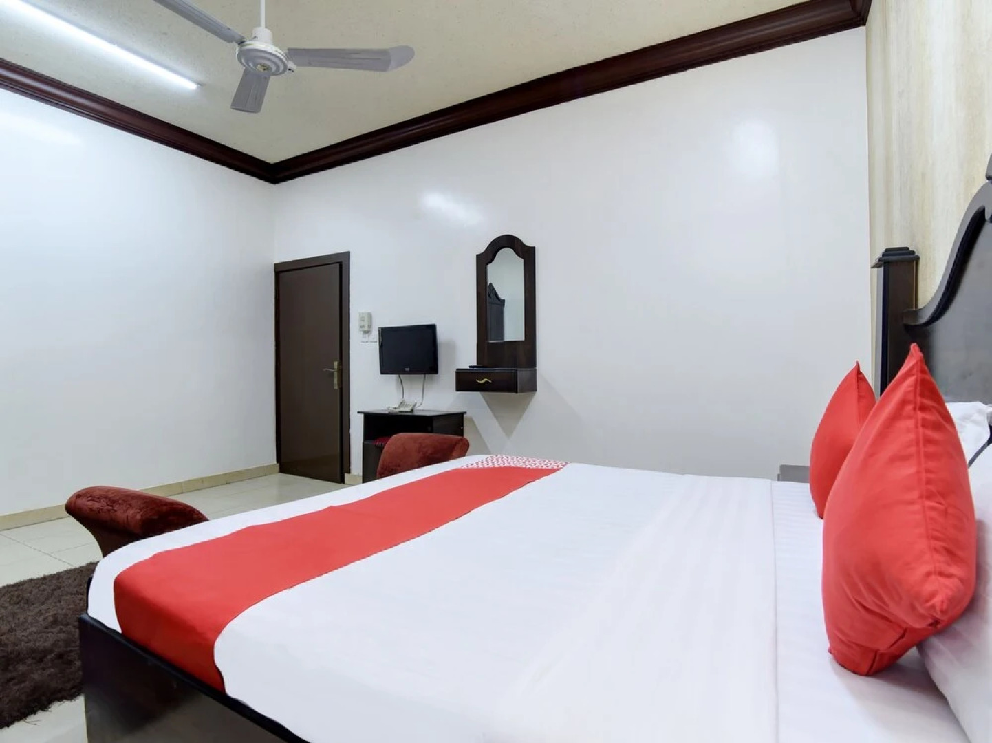 OYO 382 Najmat Alafg Furnished Apartment