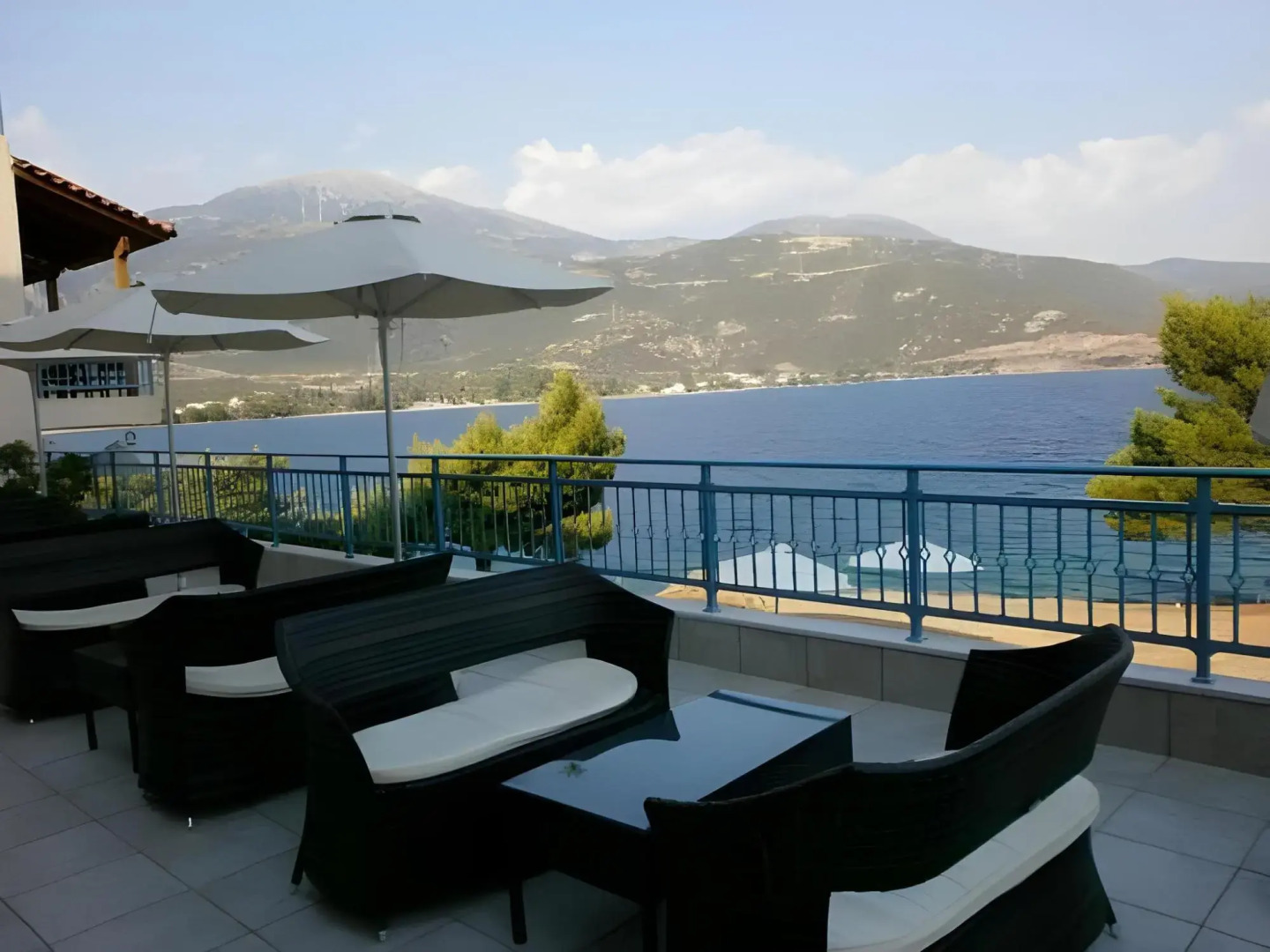 Trizonia Beach Hotel