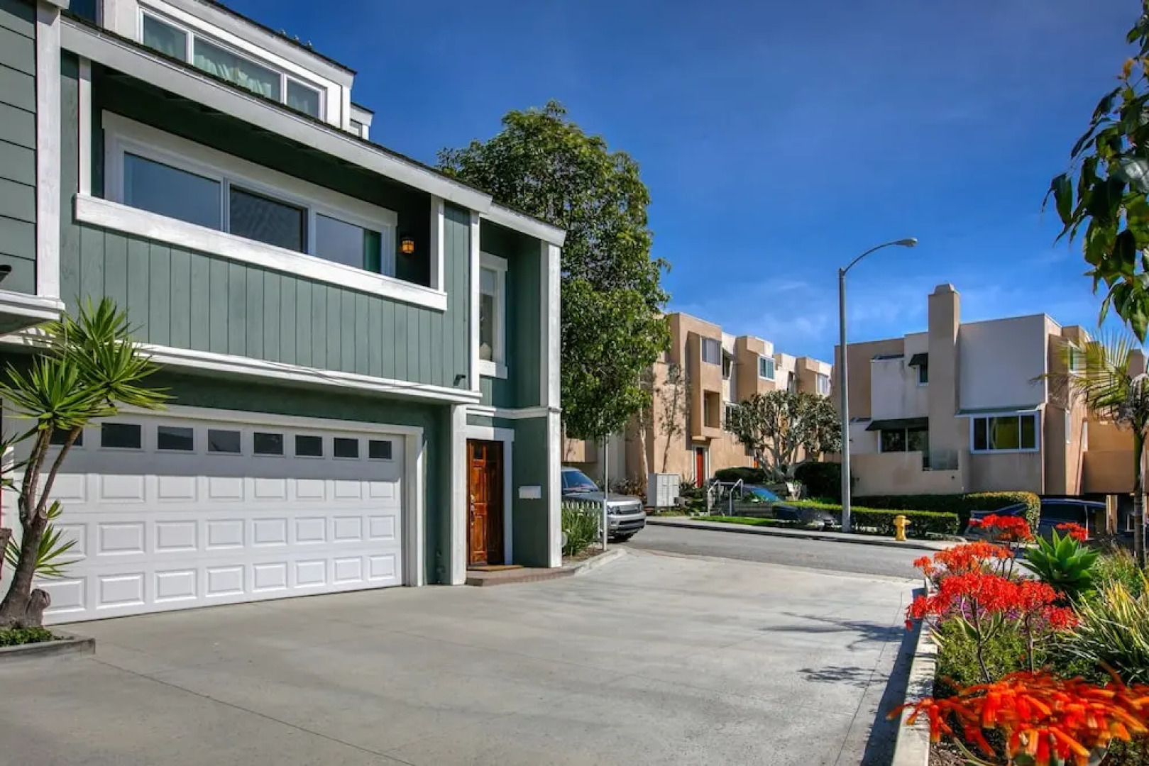 3br W/ Patio & Grill - 1 Mile To Beach & Pier Ave 3 Bedroom Townhouse