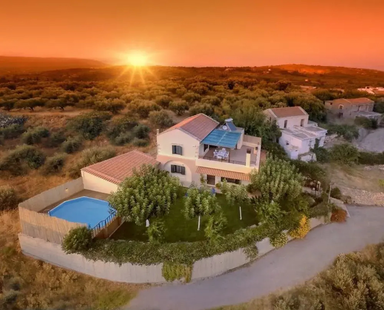 Traditional Ioannis Cottage...luxurious & Rustic With Ecological Heated Pool !!!