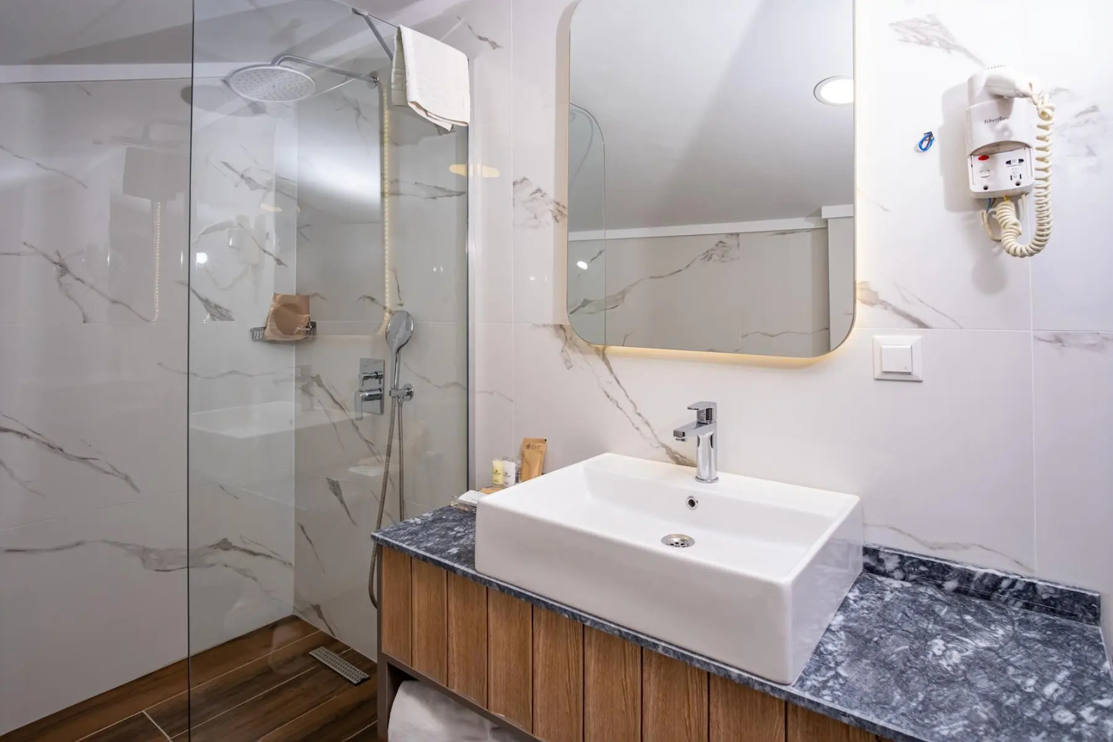 Saint Star Kemer - Adult Only +16