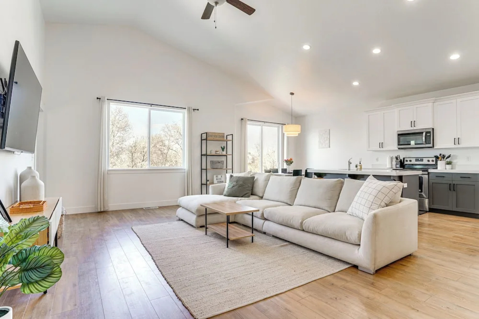 Vineyard Retreat w/ Gas Grill Near Utah Lake!