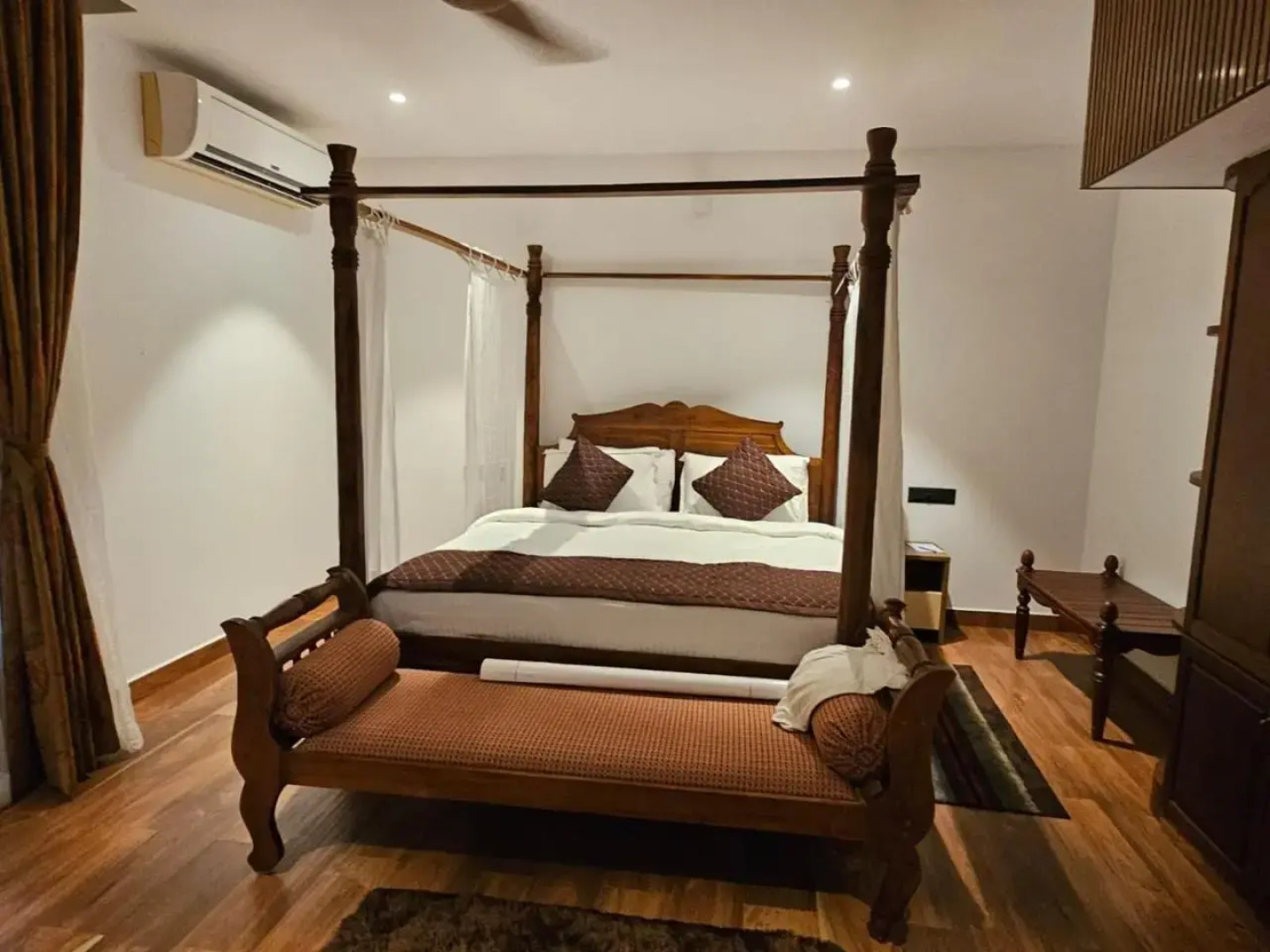 The Isle By Area 707