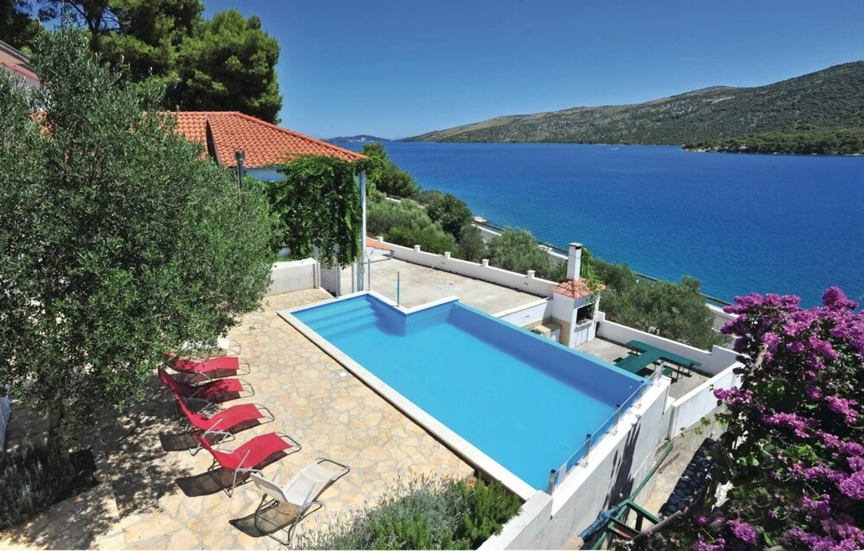 Awesome Home in Poljica With Wifi and 6 Bedrooms