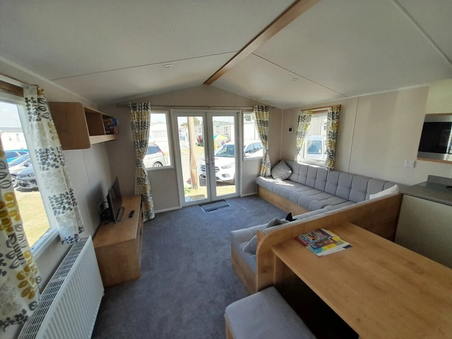 Lovely 3-bed new Caravan in Walton on the Naze