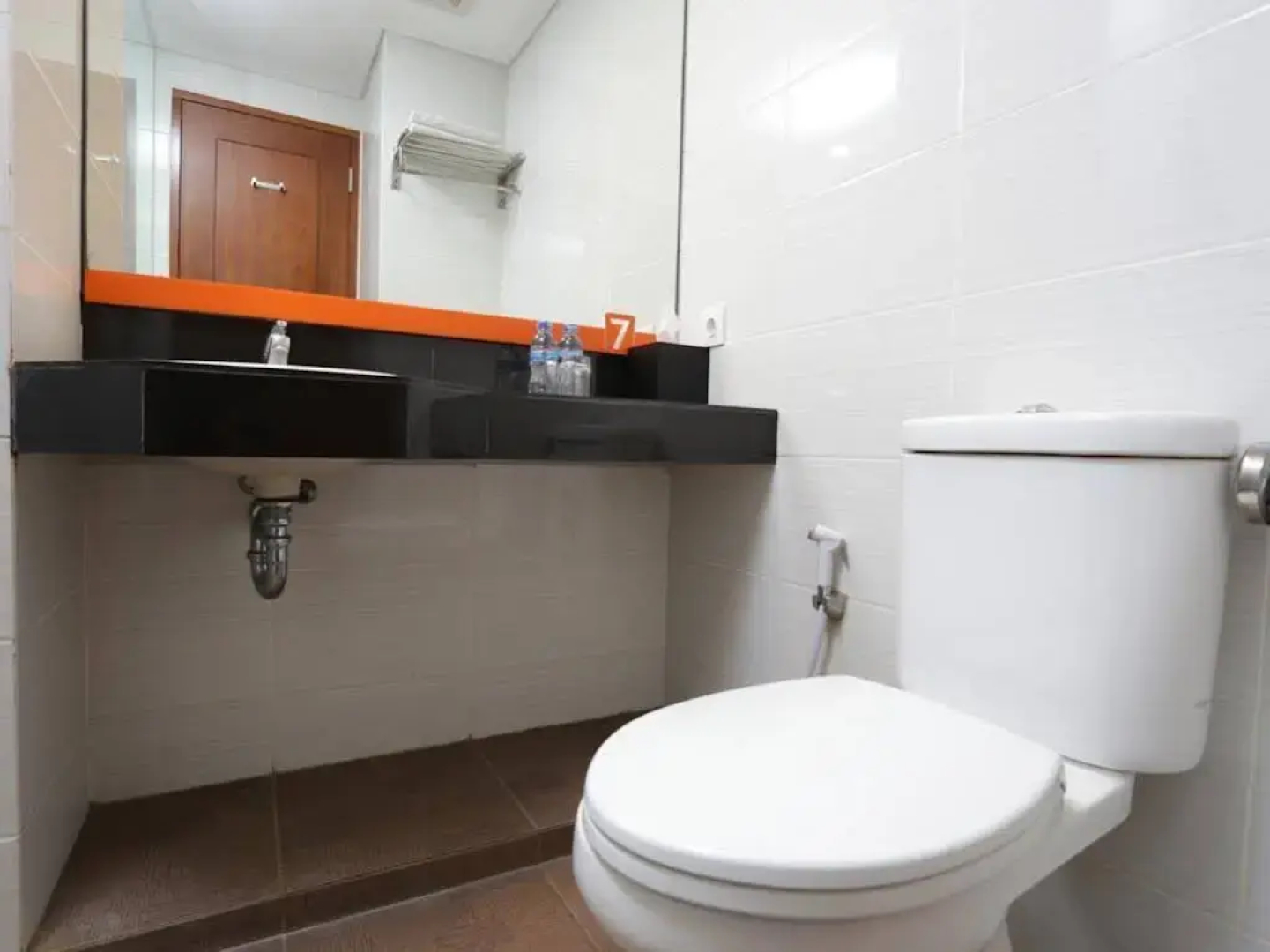 RedDoorz @ Sunset Road Kuta